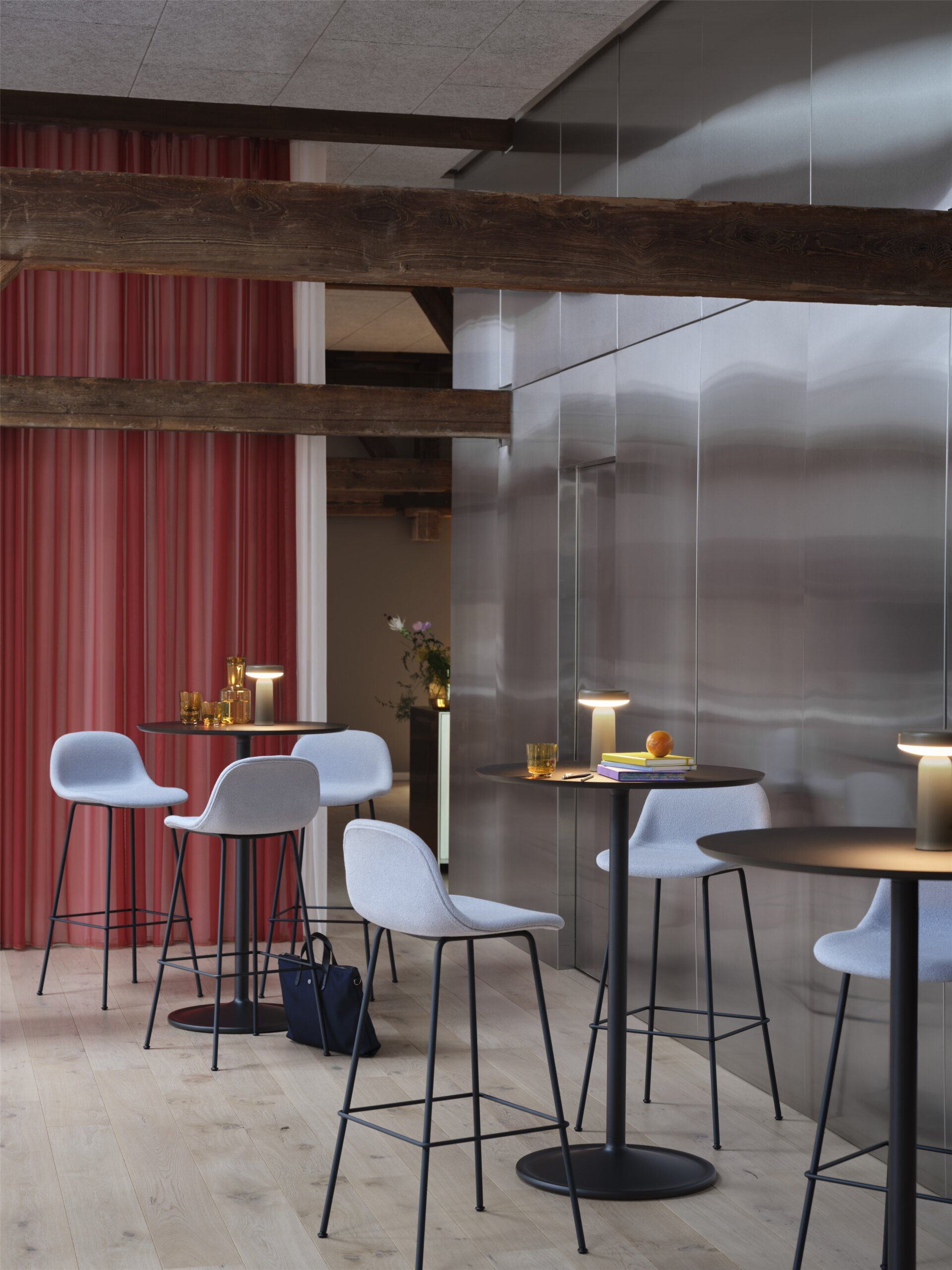 soft-cafe-75-h105-black-fiber-bar-stool-w-back-tube-acca-731-anthracite-black-ease-taupe-raise-muuto-org_150.jpg